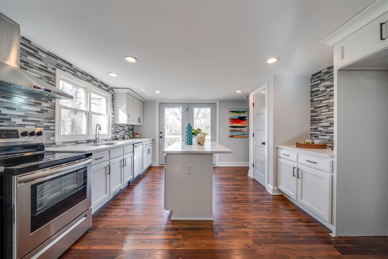 328 Summit Avenue Raleigh, NC 27603 - Photo 7 of 28 Photo 7
