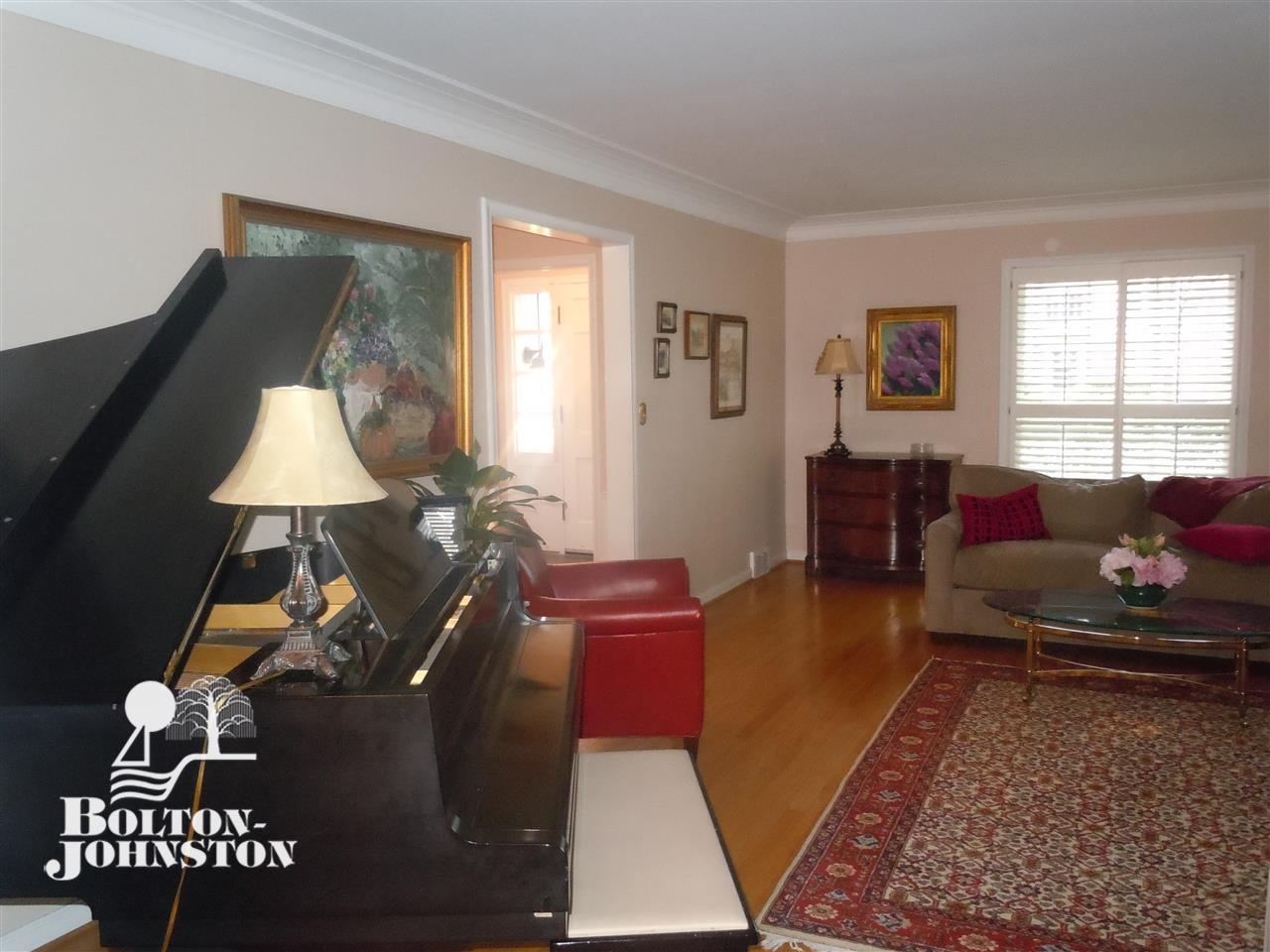 185 Merriweather Road Grosse Pointe Farms, MI 48236 - Photo 4 of 31