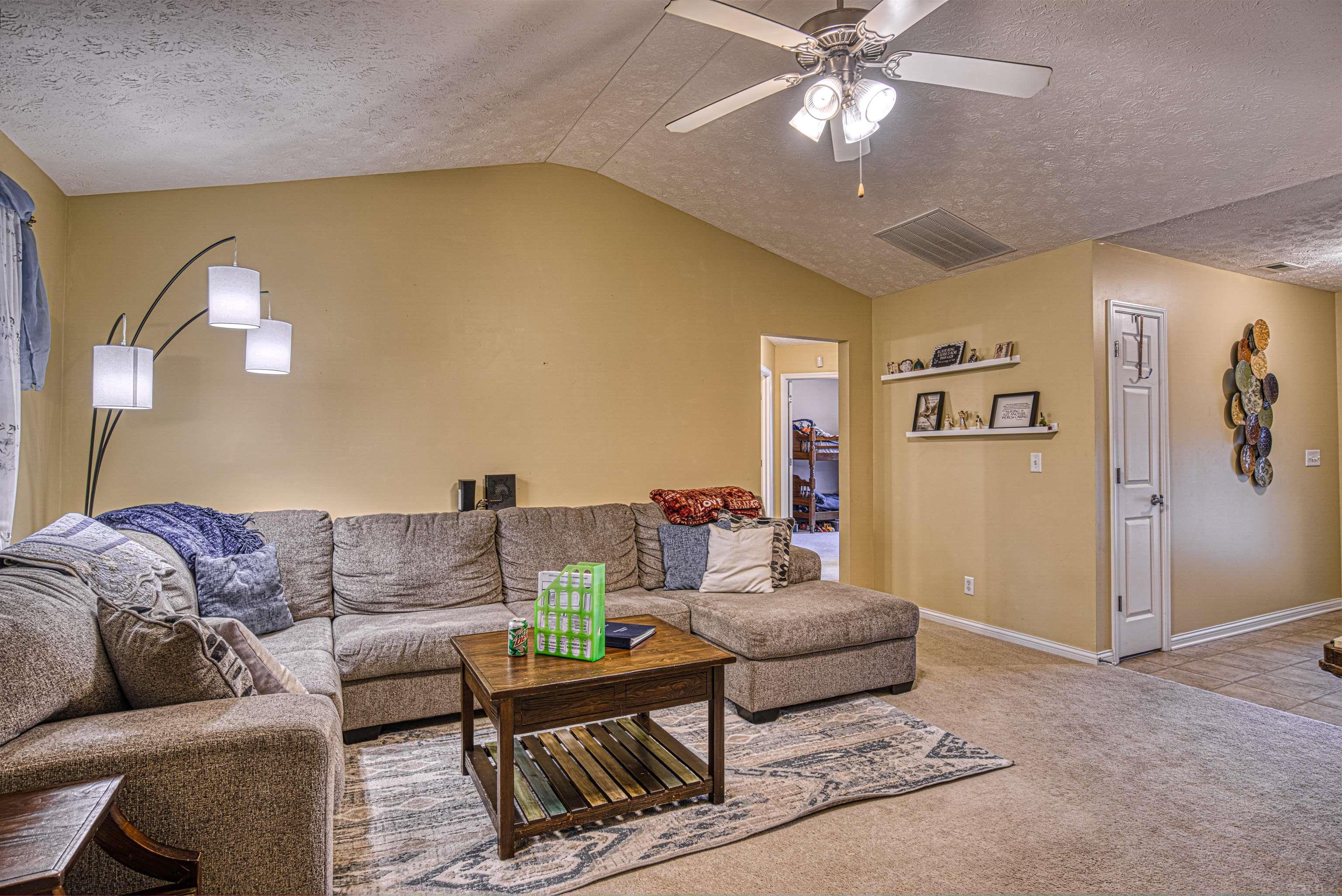9625 Clippinger Road Evansville, IN 47725 - Photo 4 of 31 Gallery Image 4