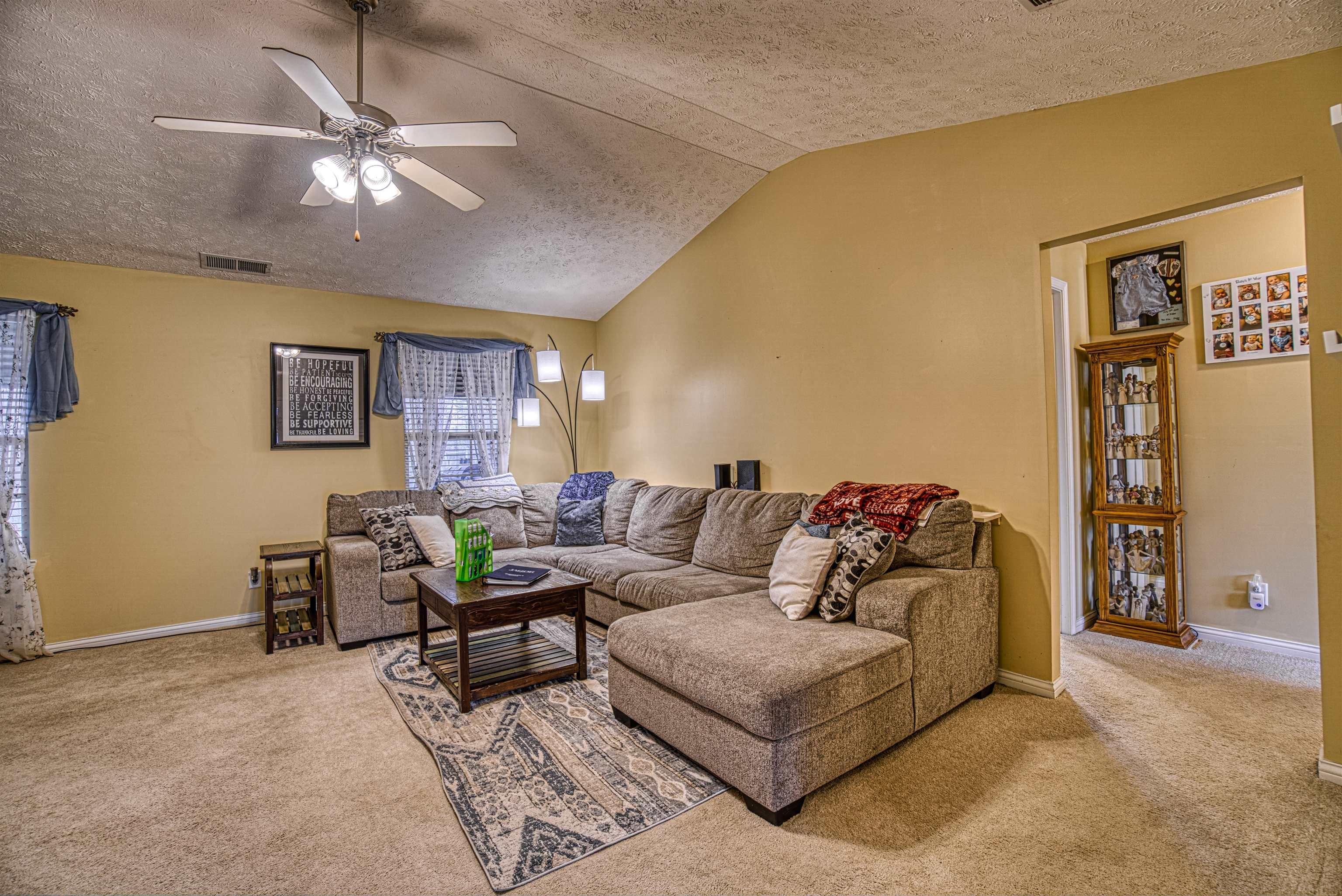 9625 Clippinger Road Evansville, IN 47725 - Photo 5 of 31 Gallery Image 5