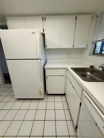 $3,400 | 731 Manatee Avenue, Unit 731, Holmes Beach, FL 34217