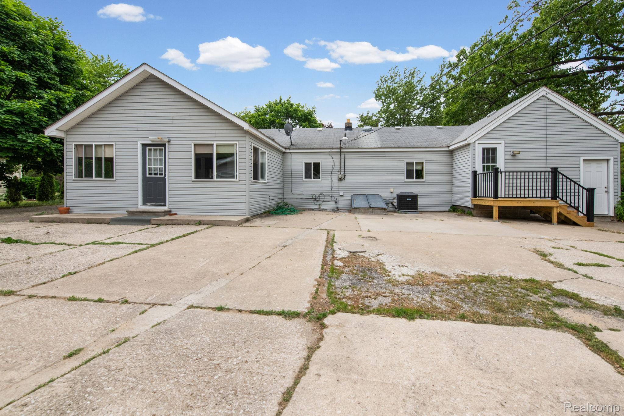 19227 Gudith Road Trenton, MI 48183 - Photo 30 of 33 28-web-or-mls-19227-gudith-rd.jpg