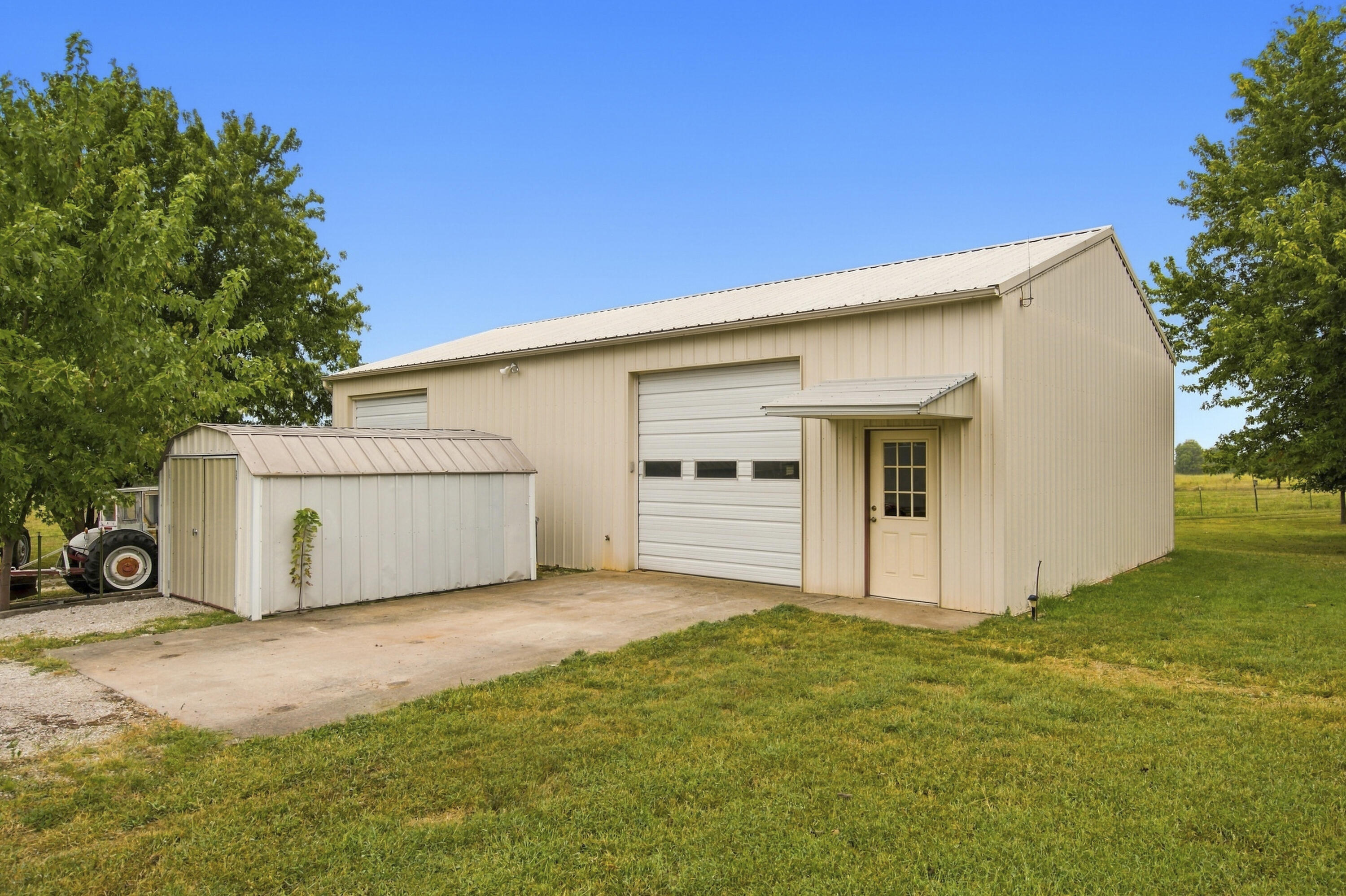 5109 South 163rd Road Bolivar, MO 65613 - Photo 3 of 41 30x40 shop