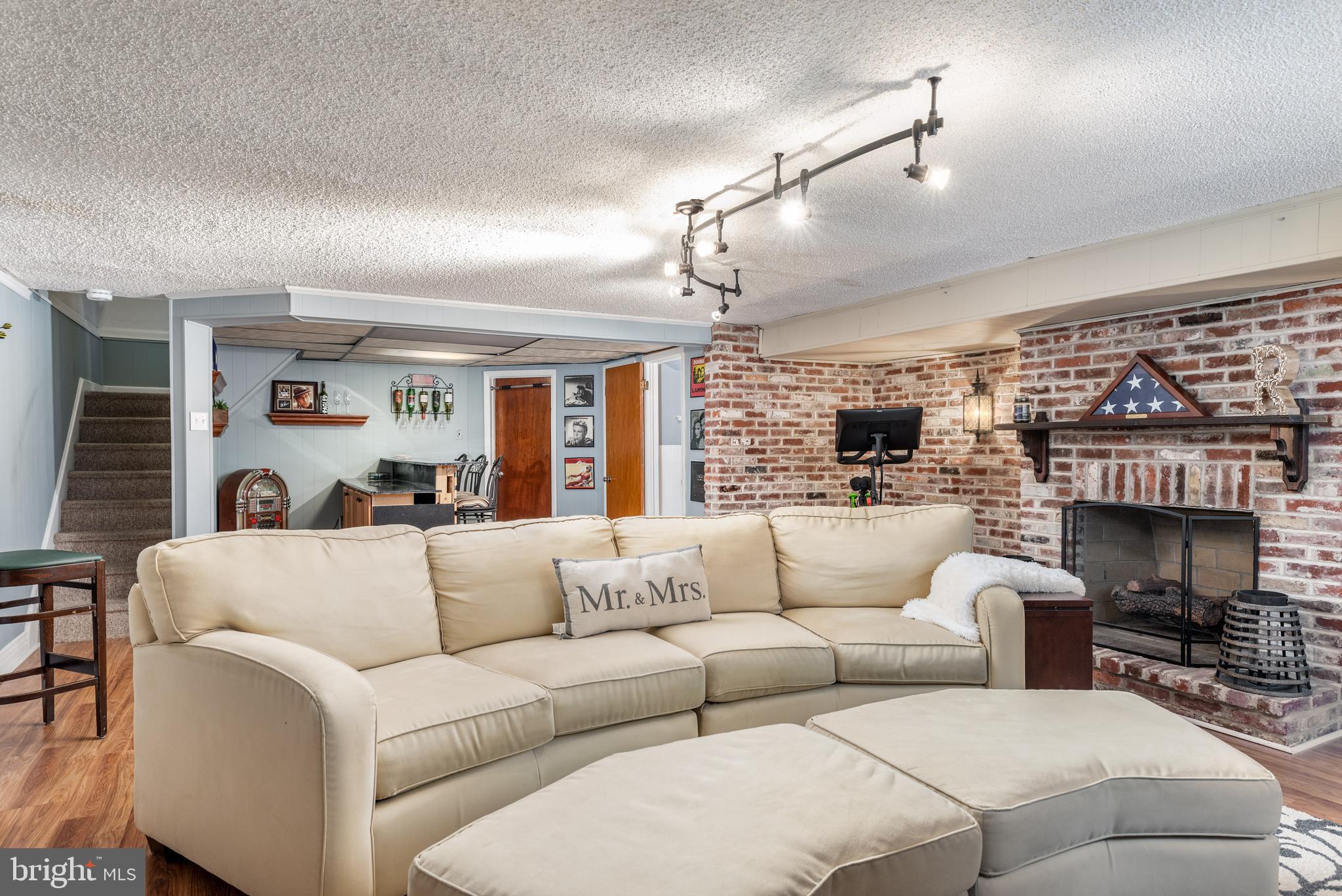 7263 Hill Road Philadelphia, PA 19128 - Photo 15 of 24 Family Room.