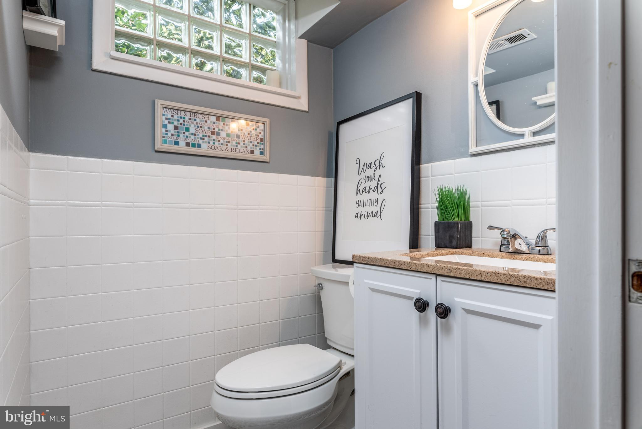 7263 Hill Road Philadelphia, PA 19128 - Photo 18 of 24 Powder Room.