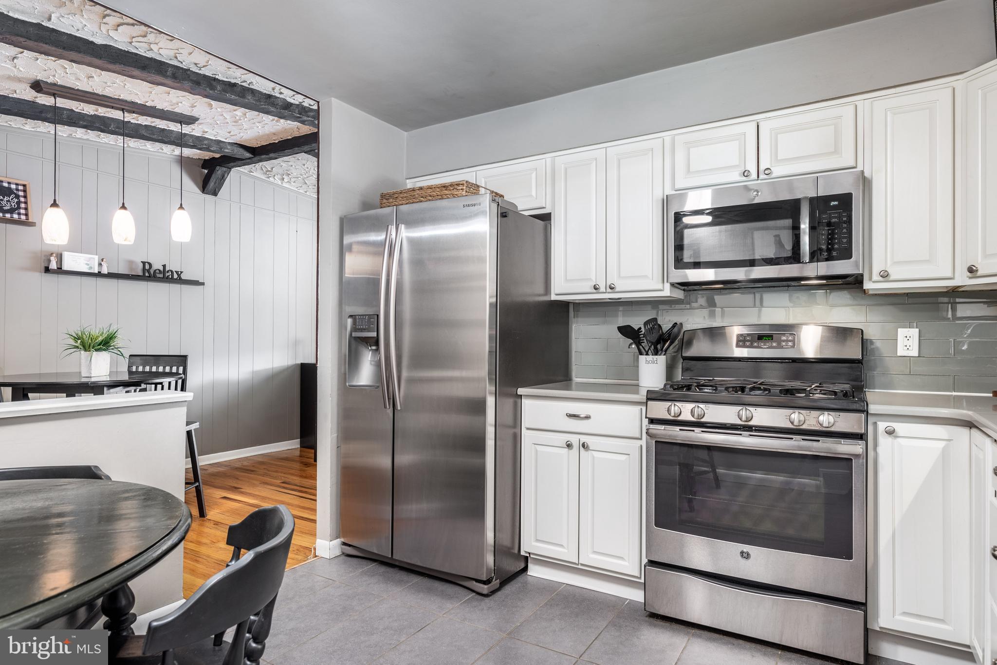 7263 Hill Road Philadelphia, PA 19128 - Photo 8 of 24 Kitchen.
