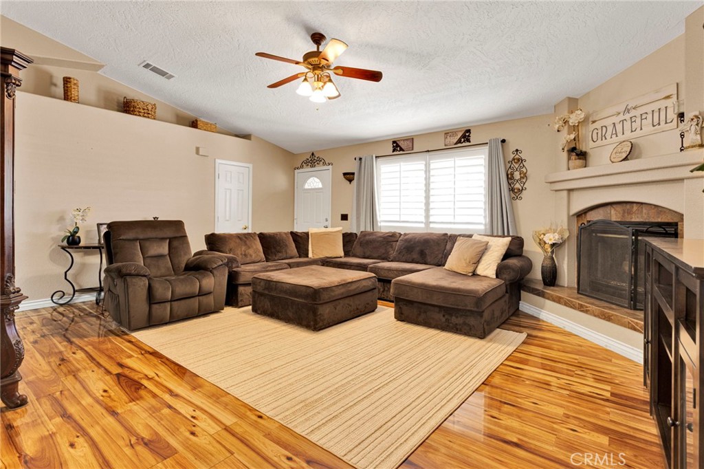 20083 Rimrock Road East Apple Valley, CA 92307 - Photo 6 of 41