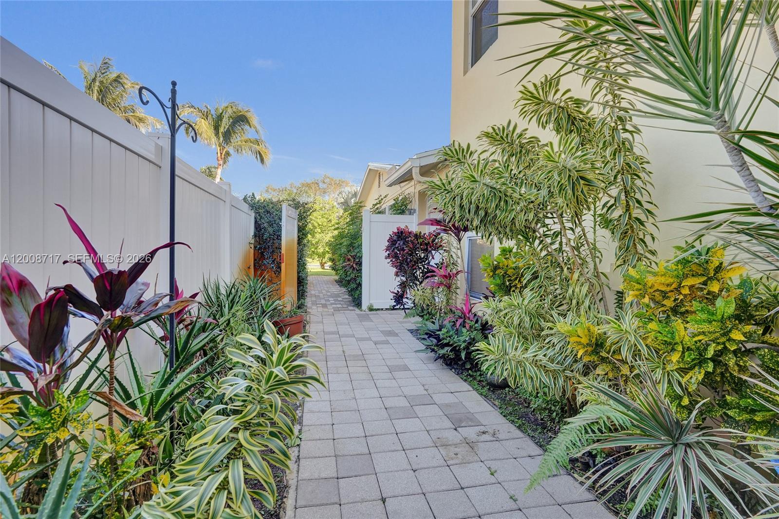 740 Buttonwood Road, Unit 740 North Palm Beach, FL 33408 - Photo 18 of 21
