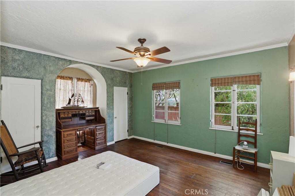 4579 University Riverside, CA 92501 - Photo 21 of 44 front bedroom