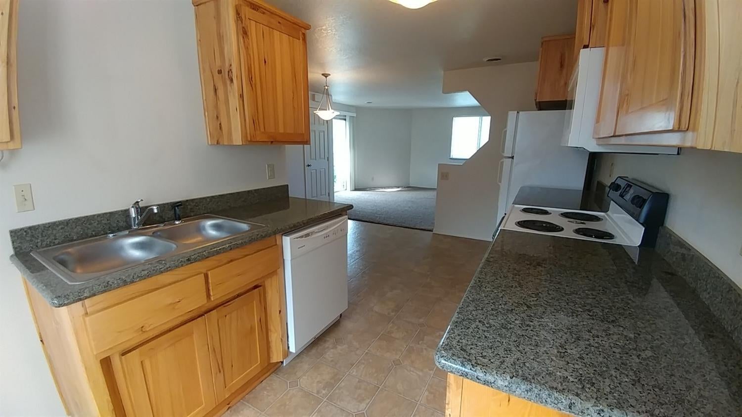 1424 Dowell Road Grants Pass, OR 97527 - Photo 9 of 18 Additional Photo