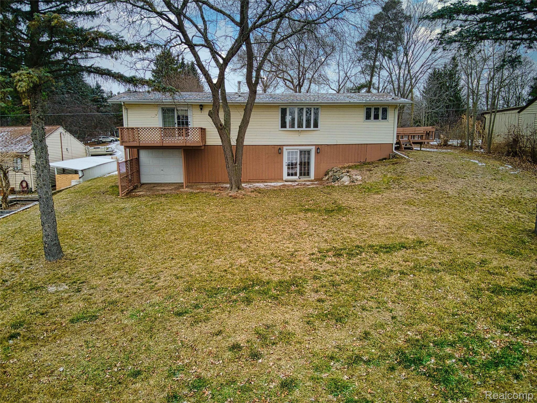 3356 East Pierson Road Flint, MI 48506 - Photo 4 of 17 3356 E Pierson - Rear