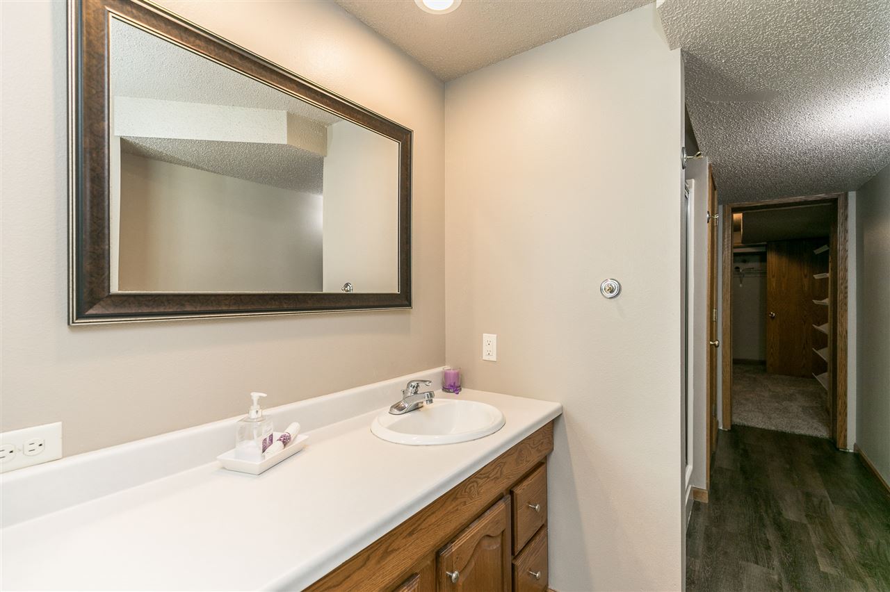 170 Chatham Road Northeast Cedar Rapids, IA 52402 - Photo 41 of 50 Gallery Image 41
