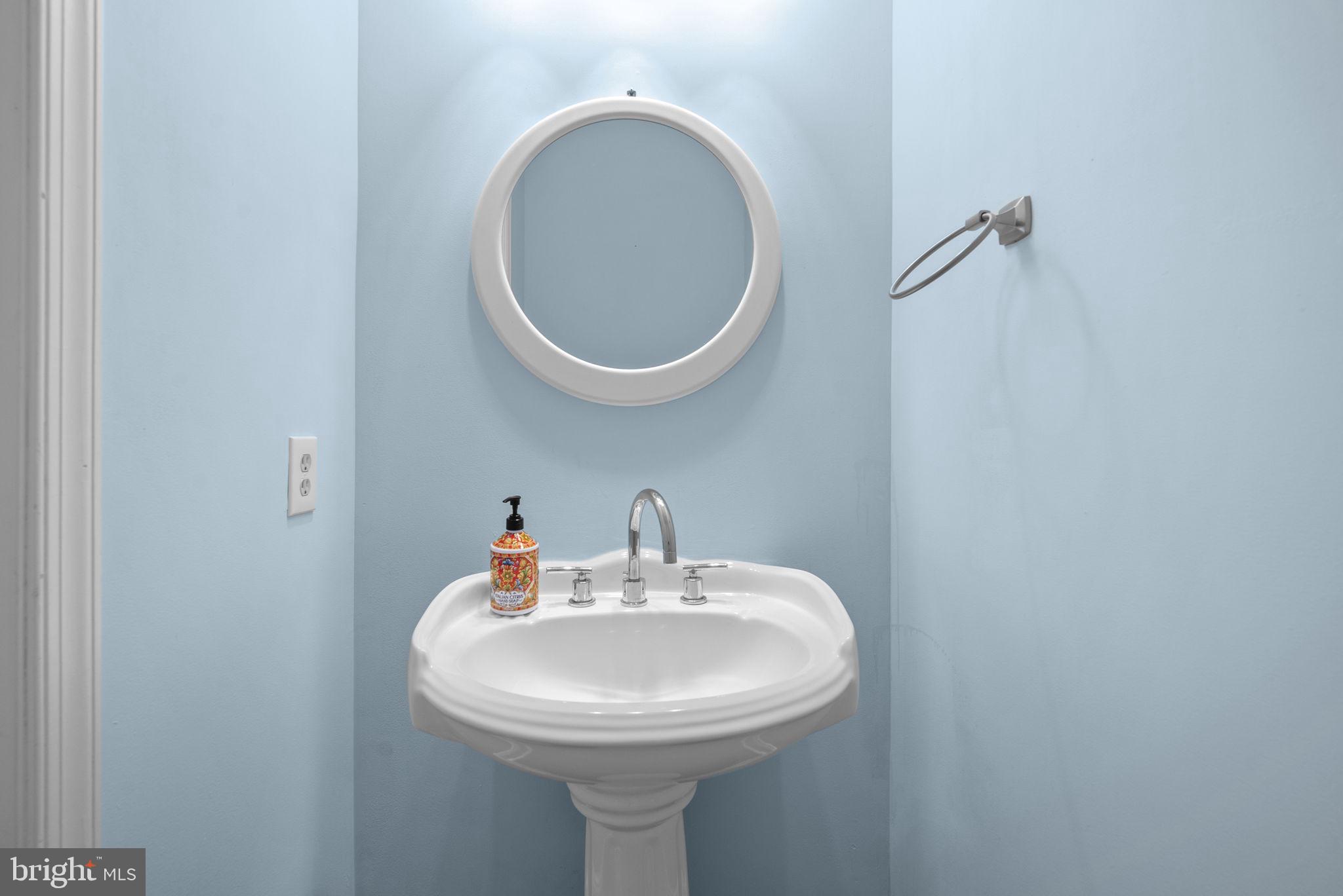 13111 Venetian Road Silver Spring, MD 20904 - Photo 19 of 61 Main Floor Half Bathroom