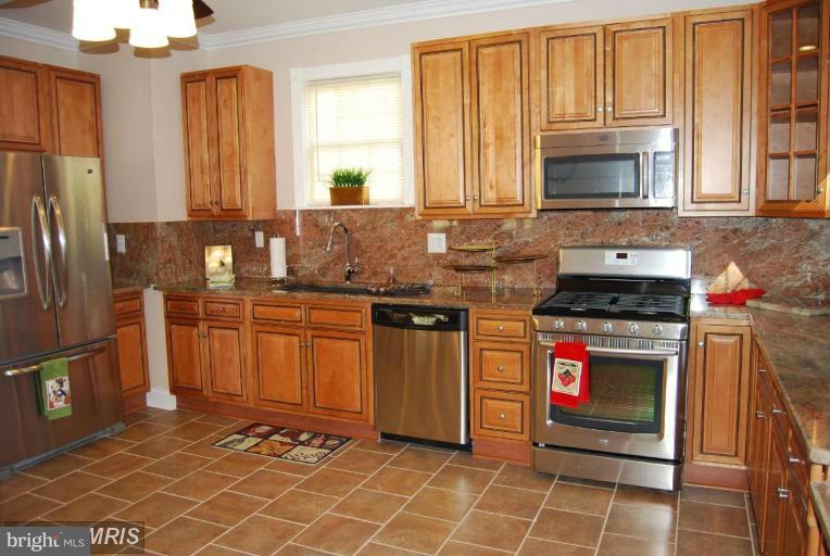 3227 Vickers Road Baltimore, MD 21216 - Photo 3 of 30 Kitchen