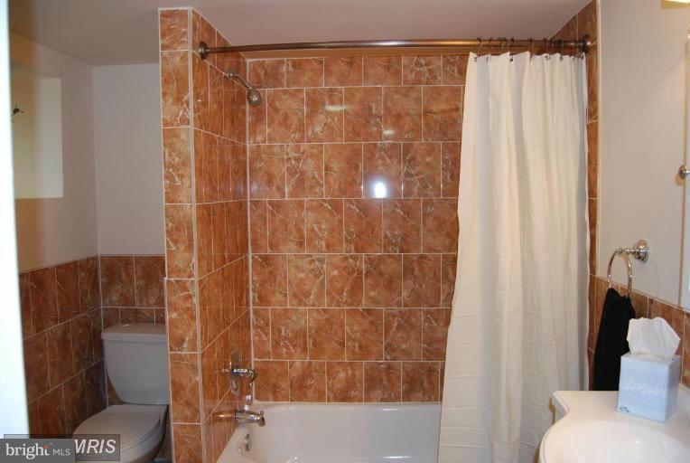 3227 Vickers Road Baltimore, MD 21216 - Photo 23 of 30 Bath