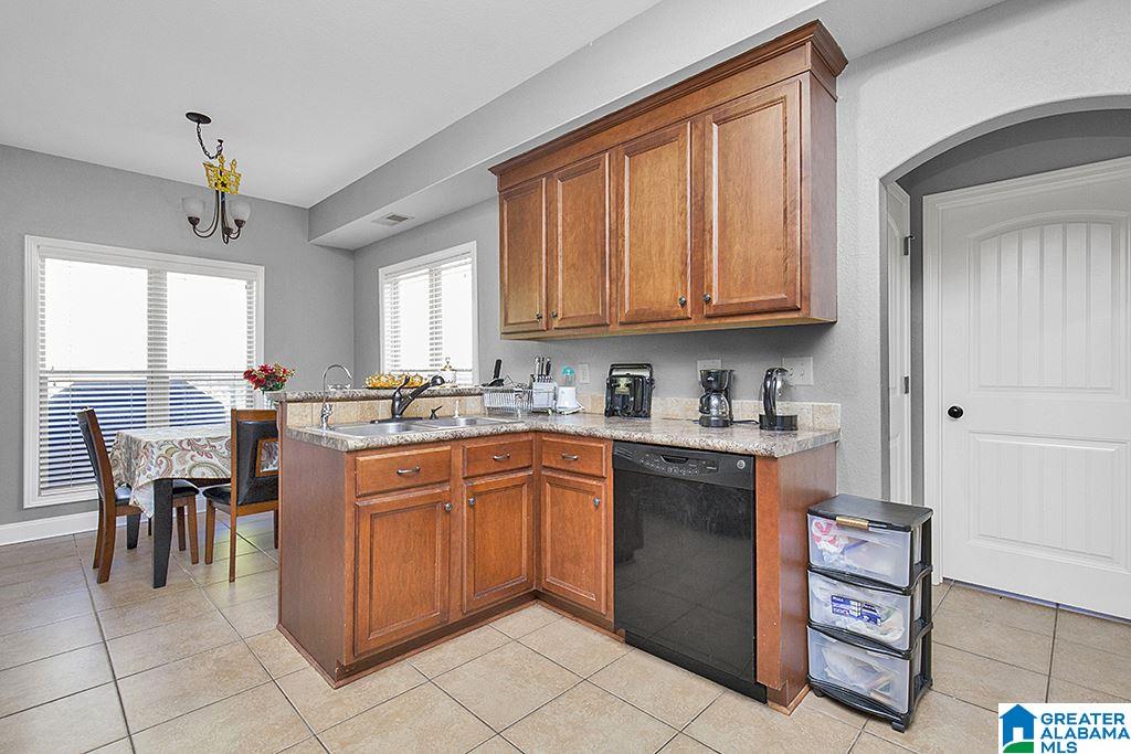228 Perthshire Way Pelham, AL 35124 - Photo 7 of 20
