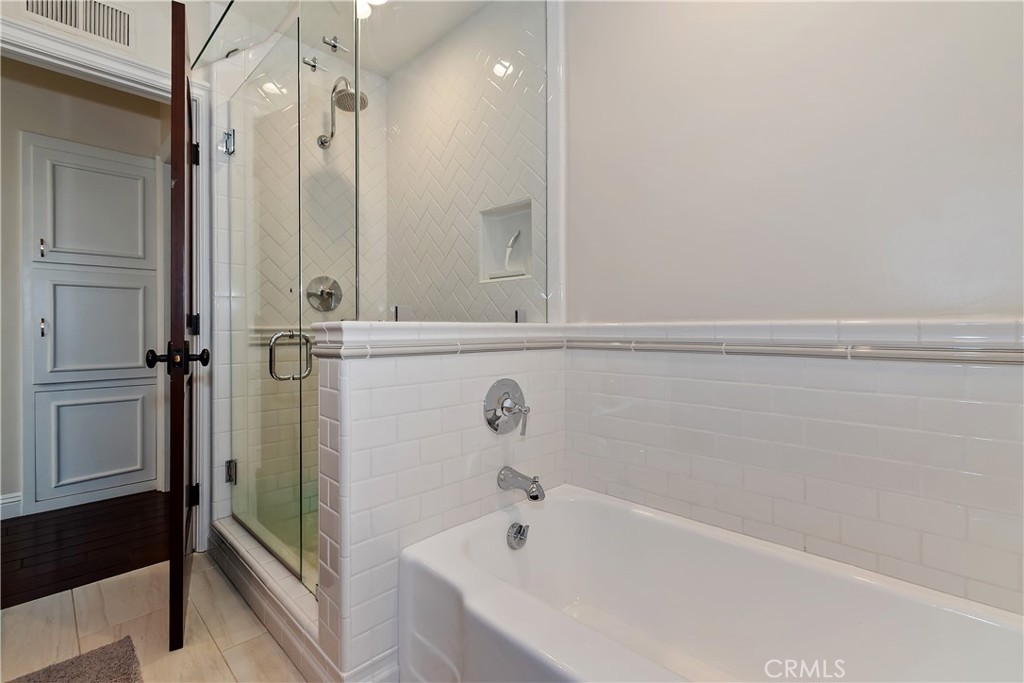 28411 North Shore Road Lake Arrowhead, CA 92352 - Photo 41 of 66 Bathroom 4