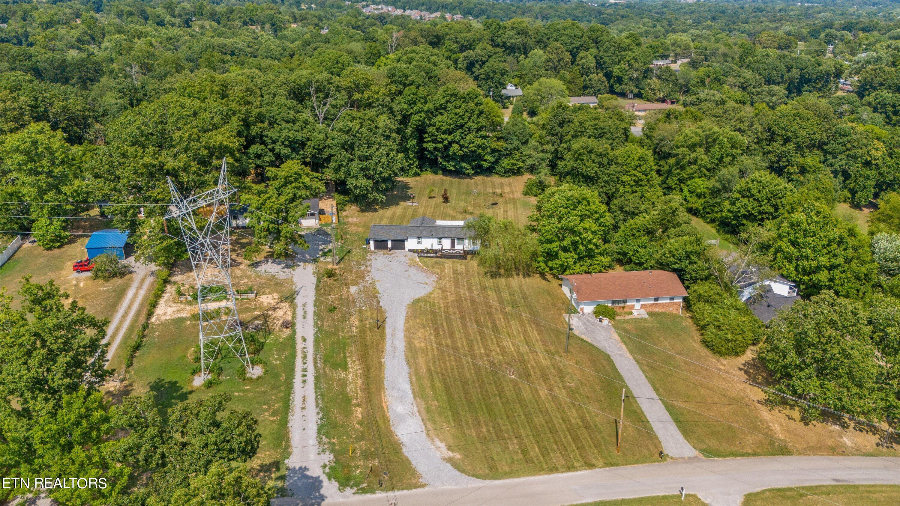 8138 Harmon Road Powell, TN 37849 - Photo 42 of 46 43-8138 Harmon Rd-38