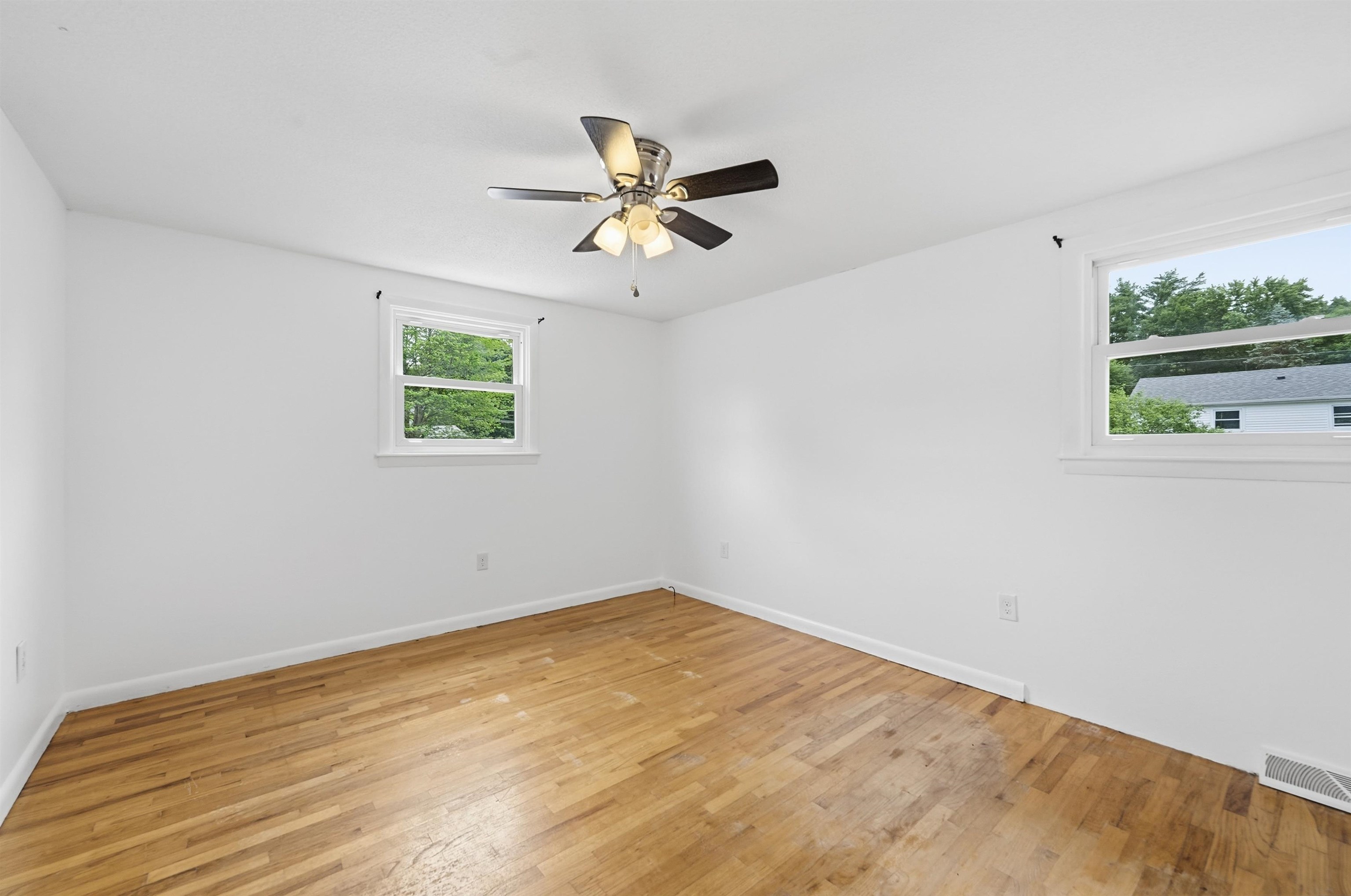 2 Iroquois Road Nashua, NH 03063 - Photo 23 of 36