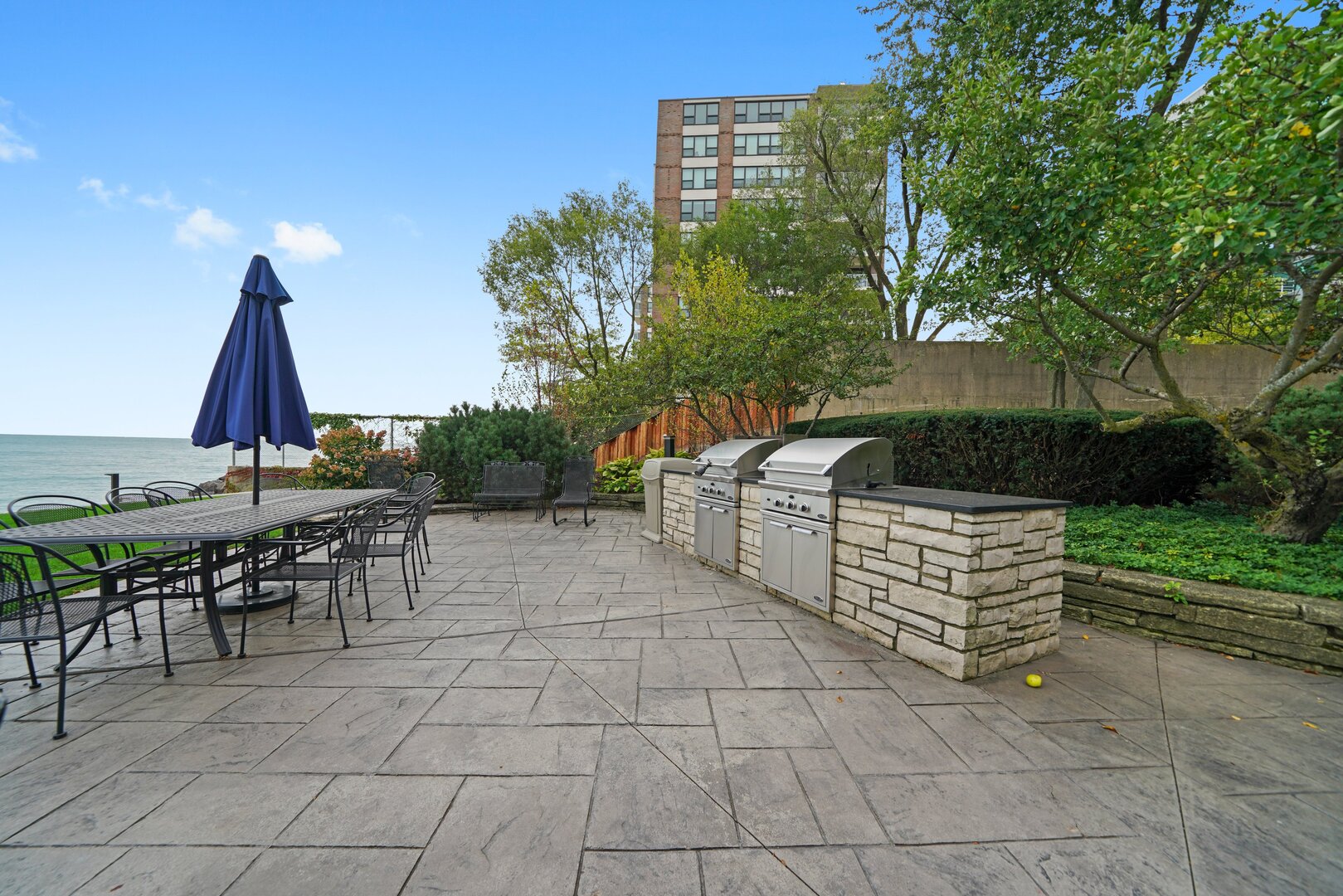 1630 Sheridan Road, Unit 2N Wilmette, IL 60091 - Photo 25 of 32 a view of outdoor space yard and patio