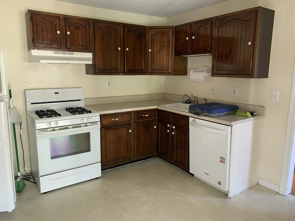 39 Mishawum Road, Unit 39 Woburn, MA 01801 - Photo 2 of 13