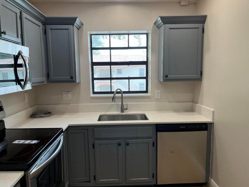 315 Palmwood Place, Unit 2170 Boca Raton, FL 33431 - Photo 4 of 17 4