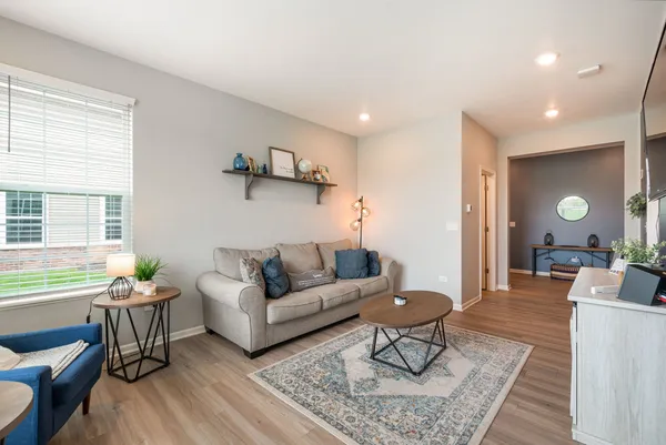 $307,000 | 15027 West Quincy Circle, Manhattan, IL 60442