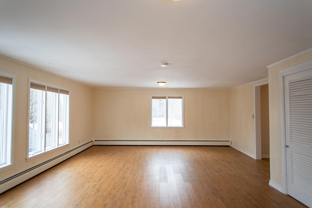 823 Old Rte One Waldoboro, ME 04572 - Photo 39 of 41 2nd floor living room 4
