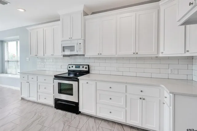 $499,900 | 5718 Gloucester Drive, Tyler, TX 75707