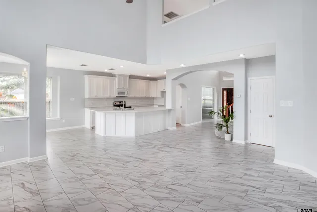 $499,900 | 5718 Gloucester Drive, Tyler, TX 75707