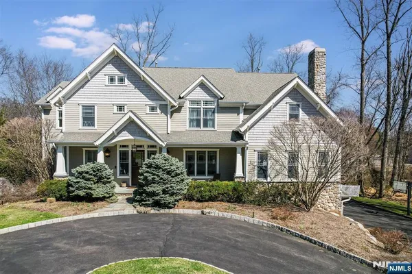 $2,350,000 | 506 Julie Court, Wyckoff, NJ 07481
