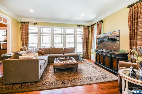 $2,350,000 | 506 Julie Court, Wyckoff, NJ 07481