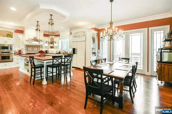 $2,350,000 | 506 Julie Court, Wyckoff, NJ 07481