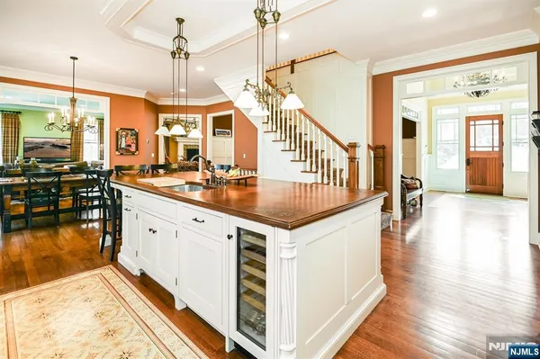 $2,350,000 | 506 Julie Court, Wyckoff, NJ 07481