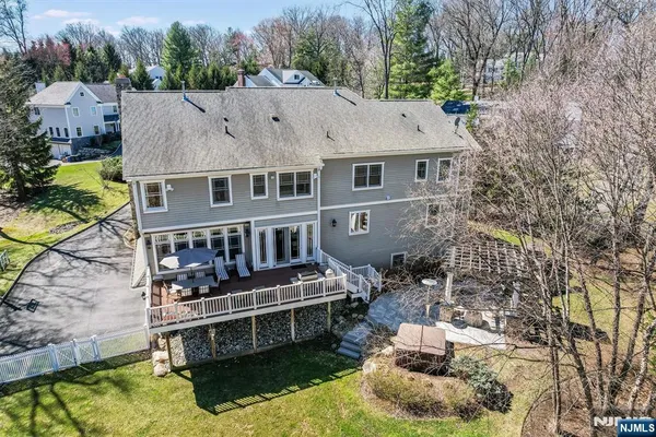 $2,350,000 | 506 Julie Court, Wyckoff, NJ 07481