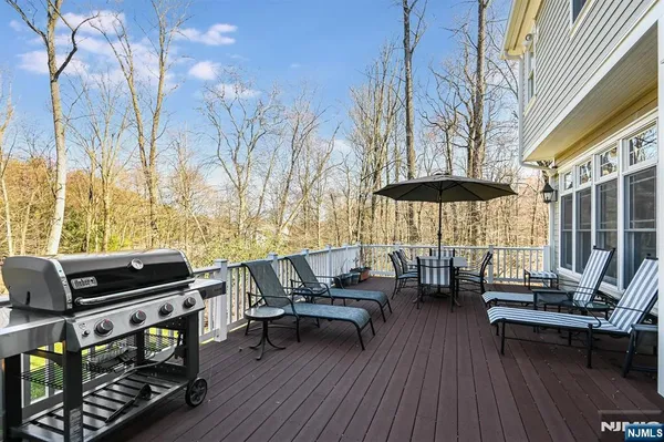 $2,350,000 | 506 Julie Court, Wyckoff, NJ 07481