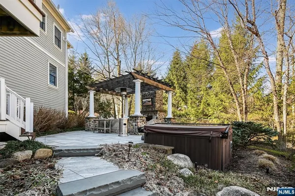 $2,350,000 | 506 Julie Court, Wyckoff, NJ 07481