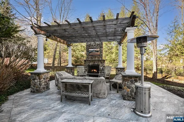 $2,350,000 | 506 Julie Court, Wyckoff, NJ 07481