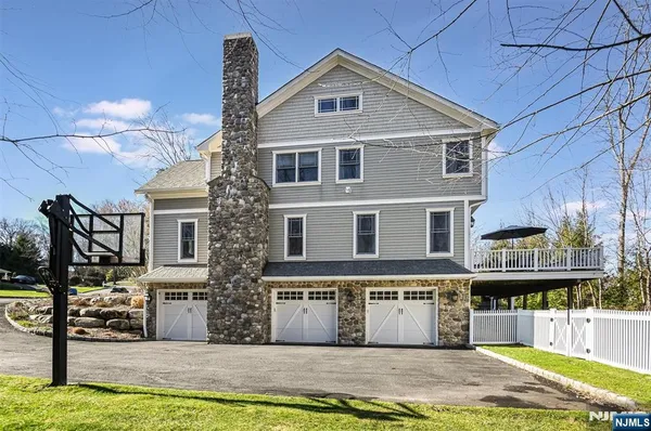 $2,350,000 | 506 Julie Court, Wyckoff, NJ 07481