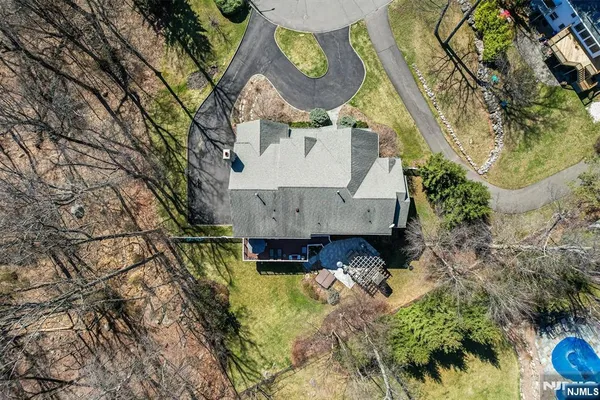$2,350,000 | 506 Julie Court, Wyckoff, NJ 07481