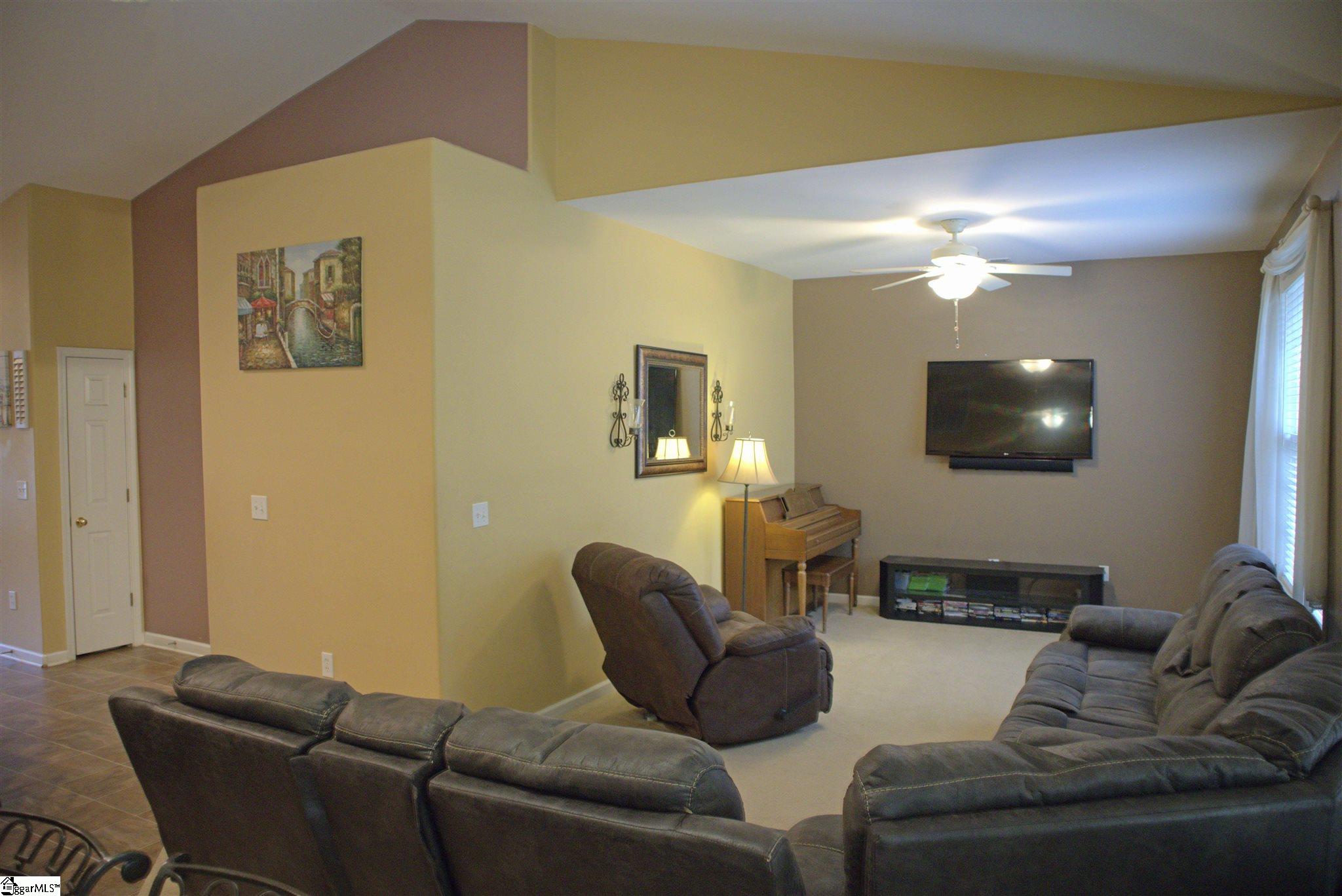 624 Geranium Lane Greer, SC 29365 - Photo 14 of 36 Gallery Image 14