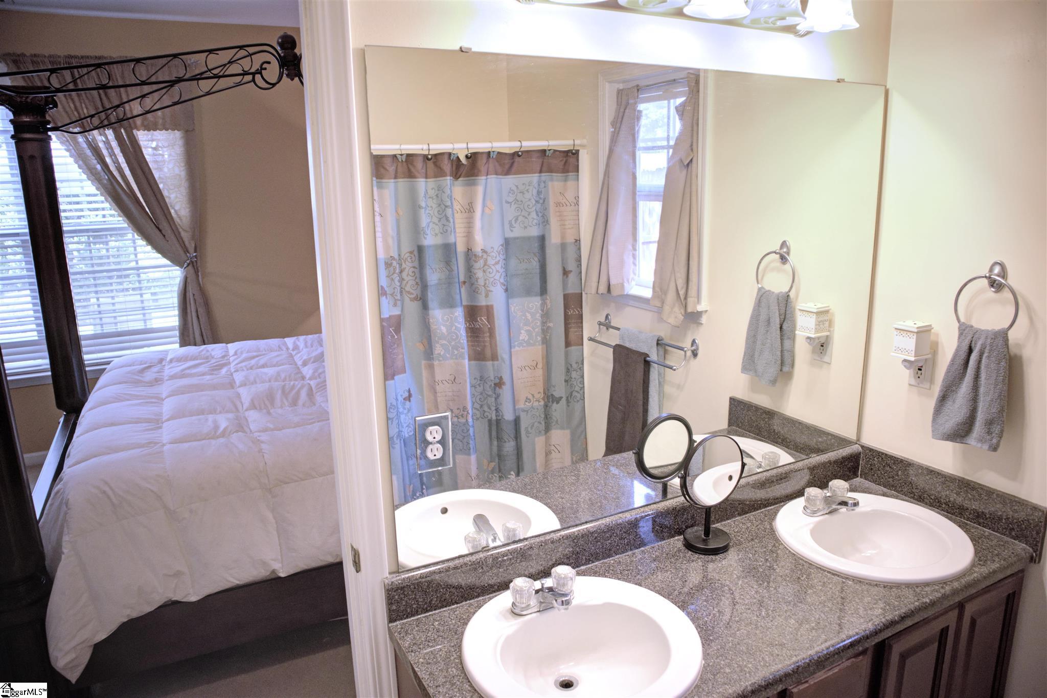 624 Geranium Lane Greer, SC 29365 - Photo 22 of 36 Gallery Image 22