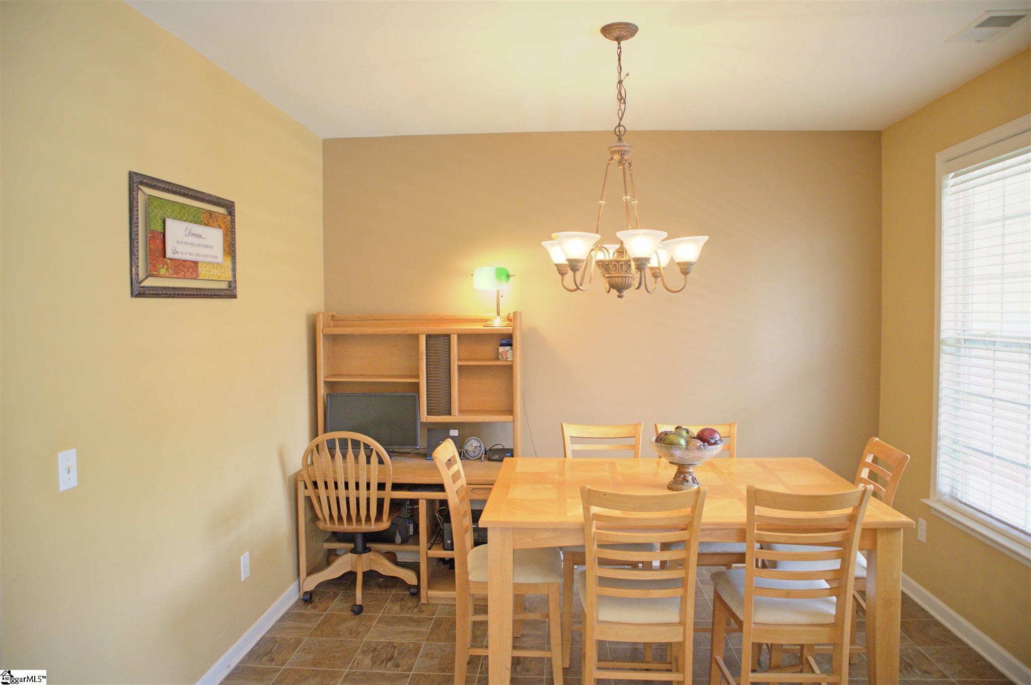 624 Geranium Lane Greer, SC 29365 - Photo 8 of 36 Gallery Image 8