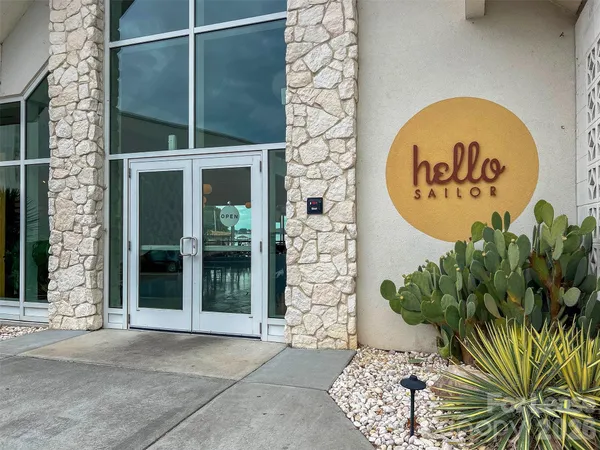 $1,695 | 19827 Henderson Road, Unit B, Cornelius, NC 28031