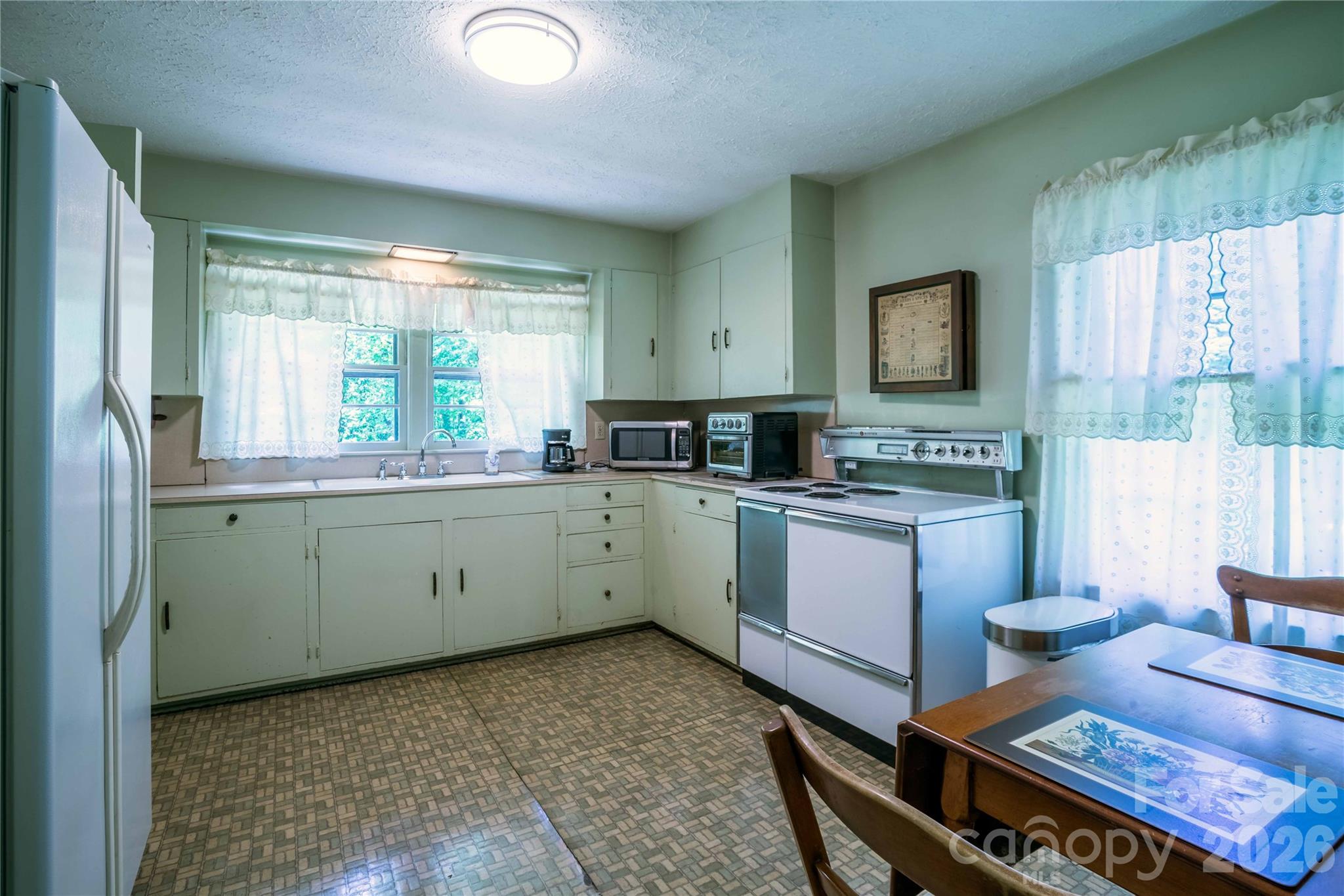 3004 Kanuga Road Hendersonville, NC 28739 - Photo 4 of 44