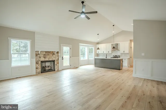 $799,999 | Jingle Bells Court, Shepherdstown, WV 25443