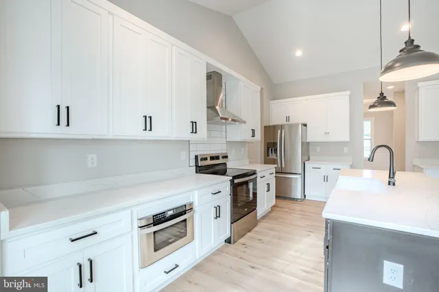 $799,999 | Jingle Bells Court, Shepherdstown, WV 25443