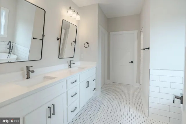 $799,999 | Jingle Bells Court, Shepherdstown, WV 25443