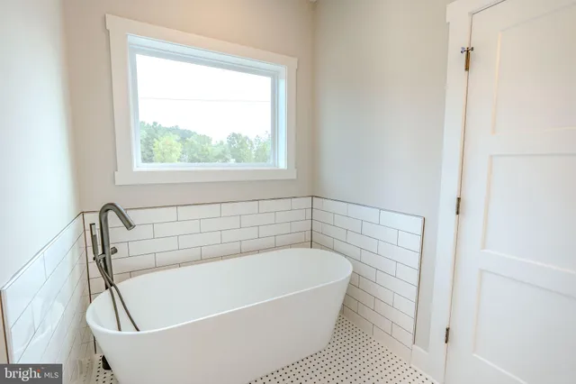 $799,999 | Jingle Bells Court, Shepherdstown, WV 25443