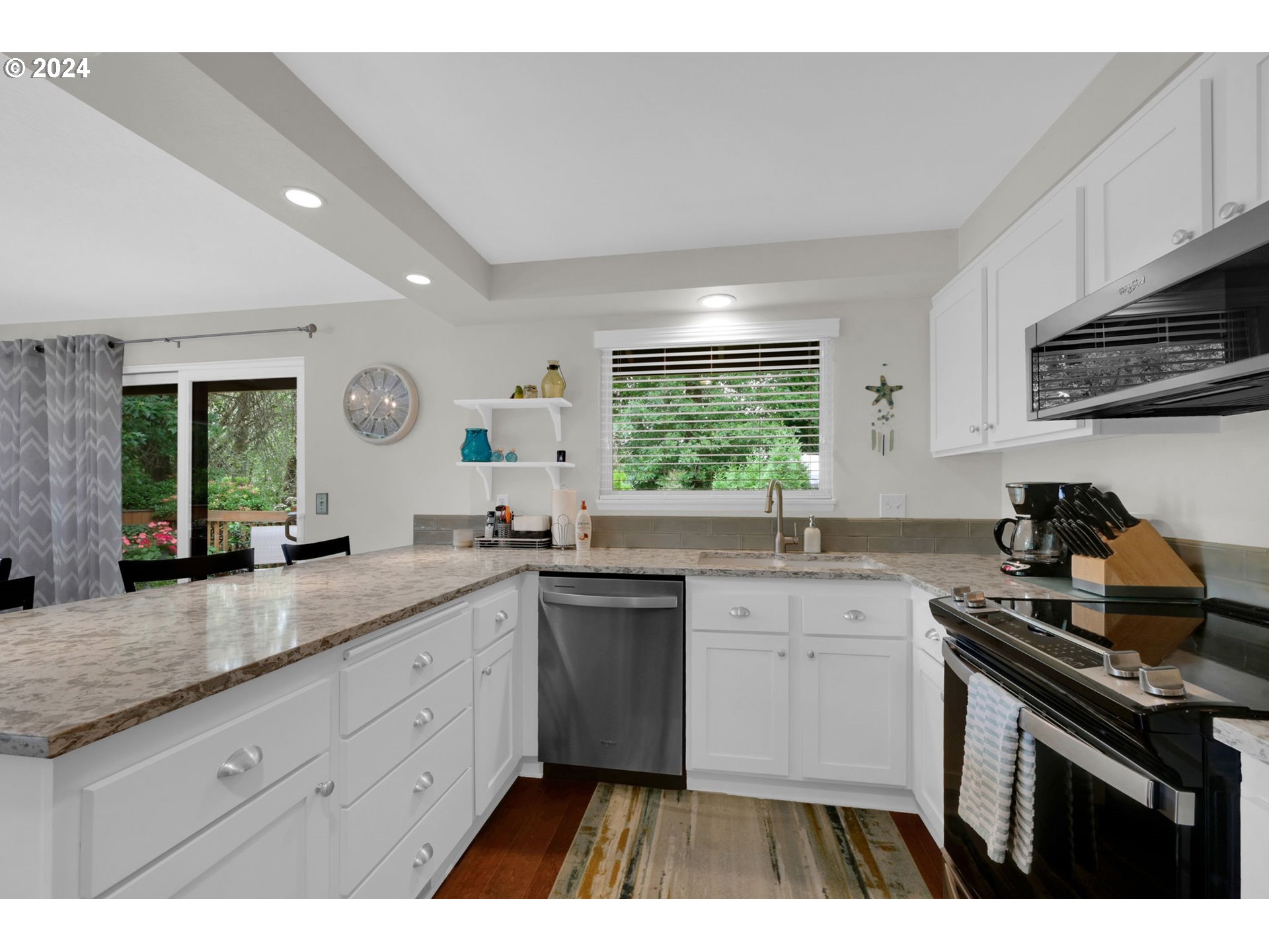 2270 Ridgeway Drive Eugene, OR 97401 - Photo 14 of 46 Gallery Image 14